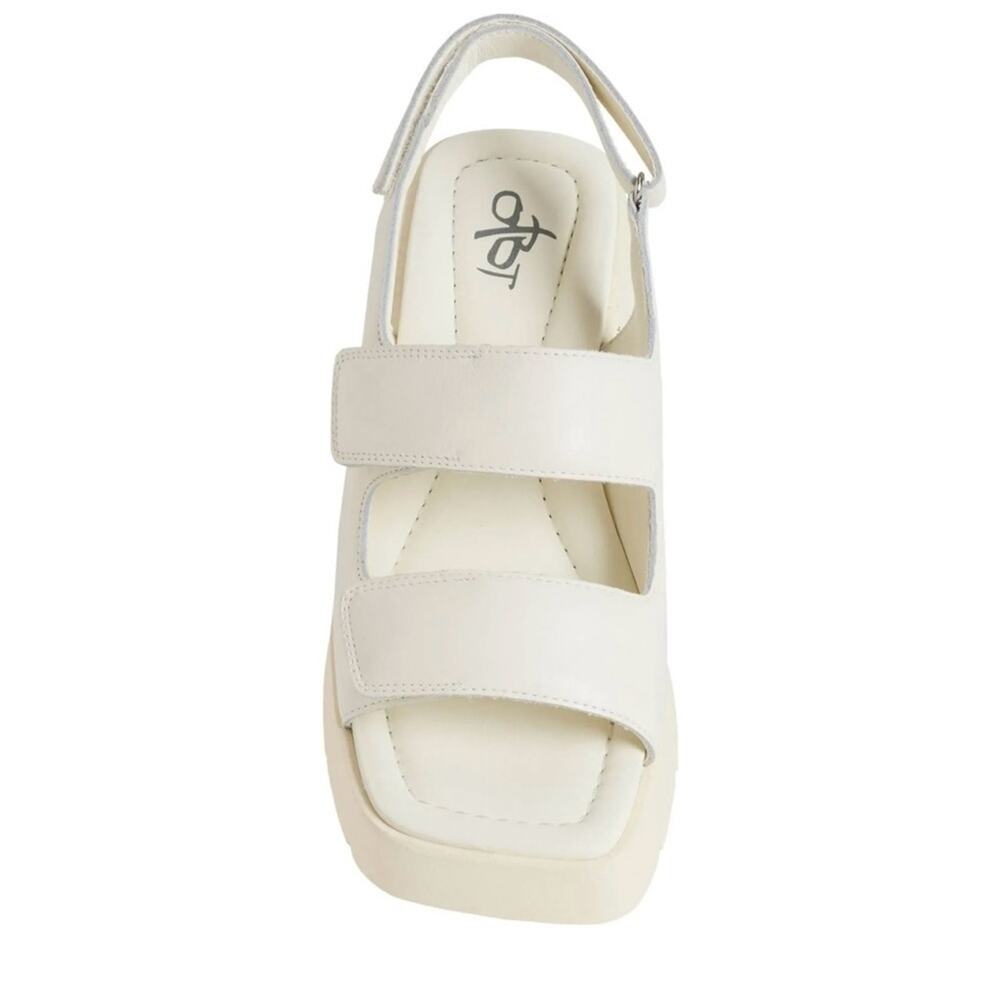 NIB OTBT Sandals